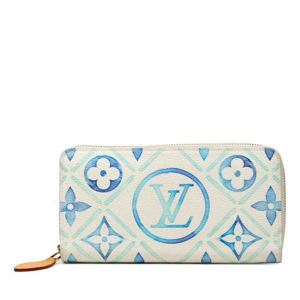 Louis Vuitton Zippy Wallet By the Pool